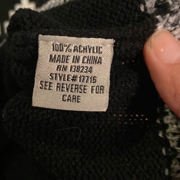 Fair Isle Crew Neck Sweater • small/medium - Picture 4 of 6